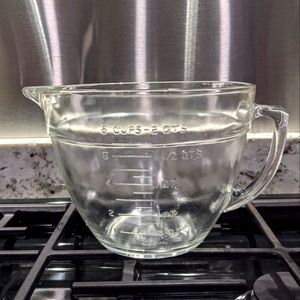 Anchor Hocking Fire King Clear Glass 2 Qt. 8 Cup Measuring Batter Bowl